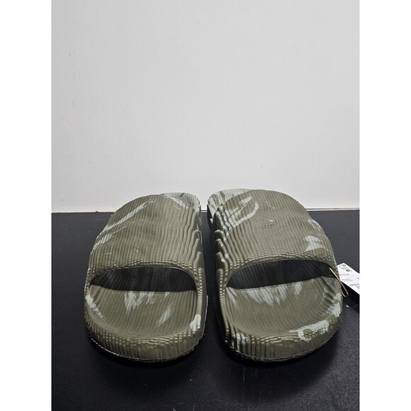 Sandals_&_Flip_Flops